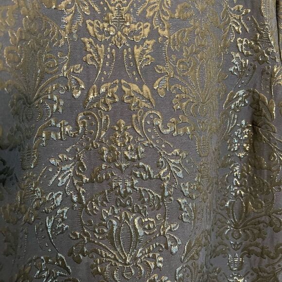 Vera Wang Simply Vera size Medium Metallic jacquard blouse. Size M. - Picture 2 of 8